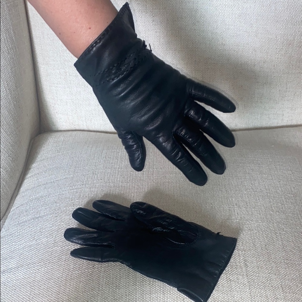 Elegant Black Leather Gloves